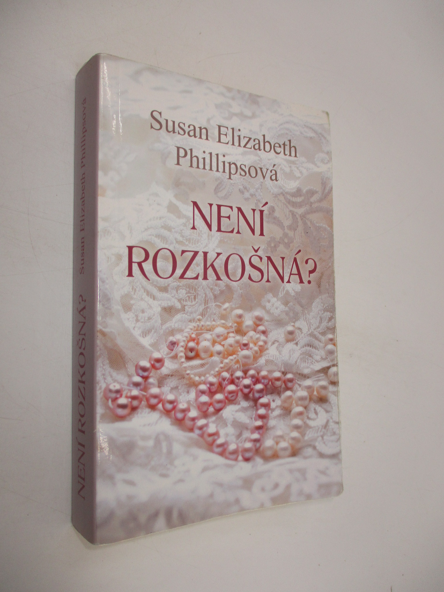 Není rozkošná?
