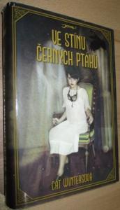 Ve stínu černých ptáků